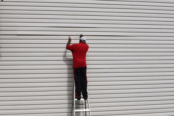 Cost of Siding Reattachment in Orange Park